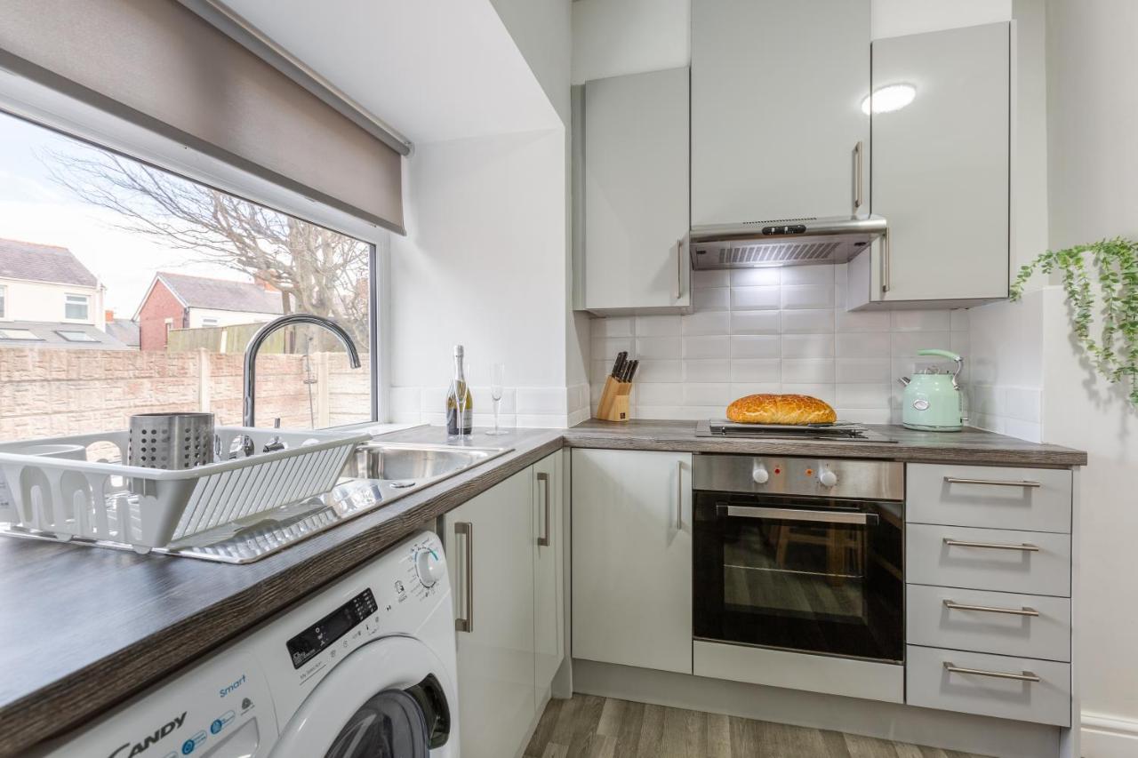Hillside House - 2 Bedrooms Parking Wi-Fi Hospital Blackpool Exterior foto